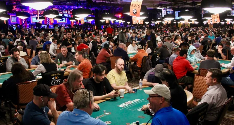 WSOP线上赛事重新点燃了金手链声望的争论(图5)